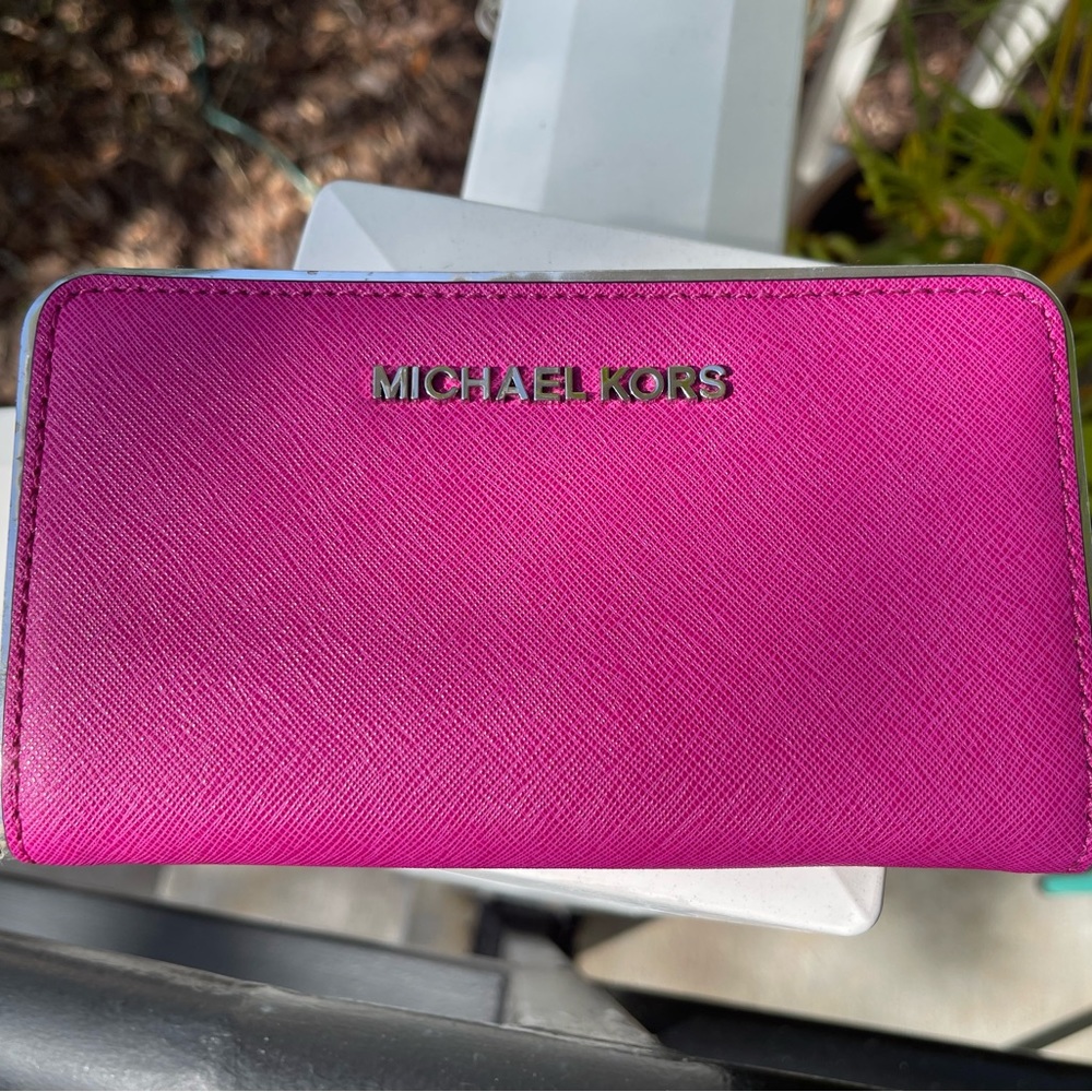 Michael Kors pink wristlet